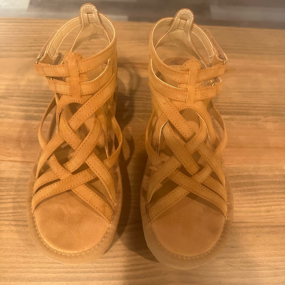 BearPaw Women's Prominence Brown Strappy Sandals Comfort Shoe Neutral Sz 7 - Picture 6 of 12